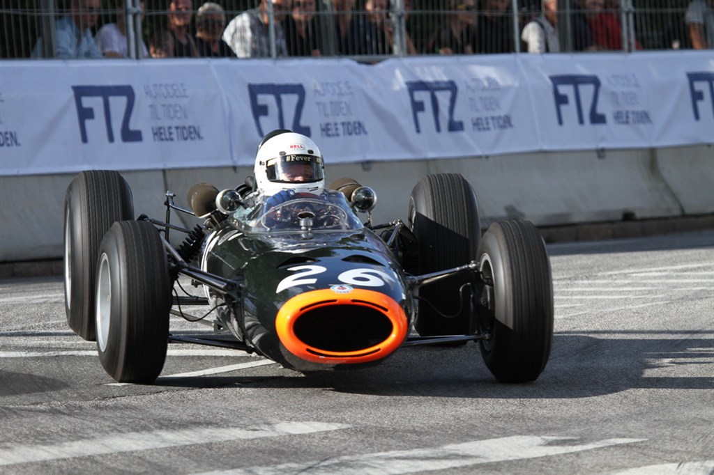 Den her BRM har selveste Graham Hill kørt i første halvdel af 60’erne. Den er stadigvæk flot.
(Foto: Motorsporten.dk)